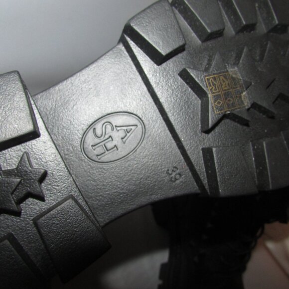 Black Ash Lewis Studded Boot Size 39 New No Tags W/ Dust Bag - Picture 3 of 8